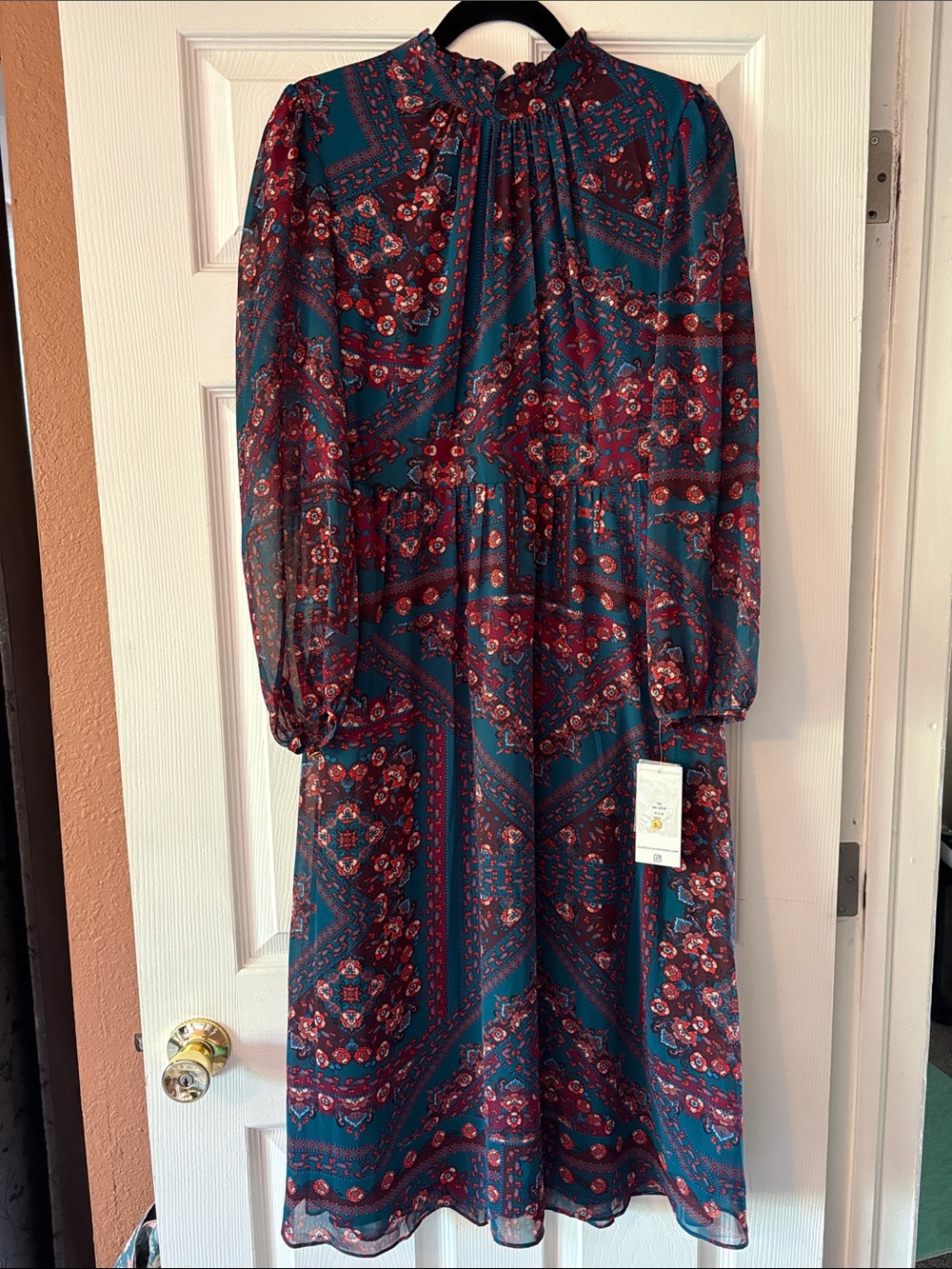 julia jordan Teal and Burgundy Floral Long Sleeve Midi Dress